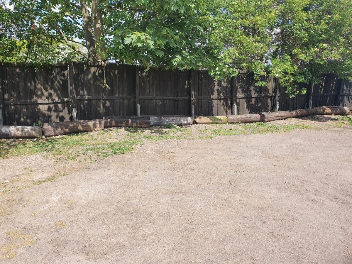 בוסטון Sherwood Studio Annexe 1 Bedroom Entire Property מראה חיצוני תמונה